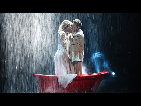 Видео: Revoльvers (Алексей Елистратов) - "Плакала" (ВИА Суперстар)