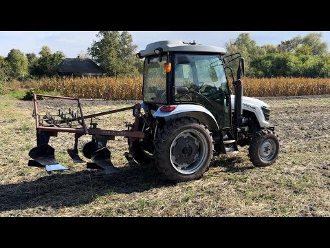 Видео: Осіння оранка трактором Скаут 504 з плугом 2 по 30