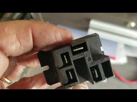 Видео: Прецедент по прокладке проводов и установке фар на клубном автомобиле