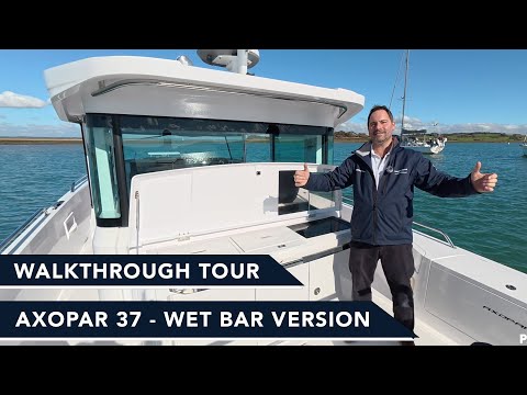 Видео: Обзорная экскурсия по версии Axopar 37 Cross Cabin Wet Bar с двигателями Mercury Verado мощностью...