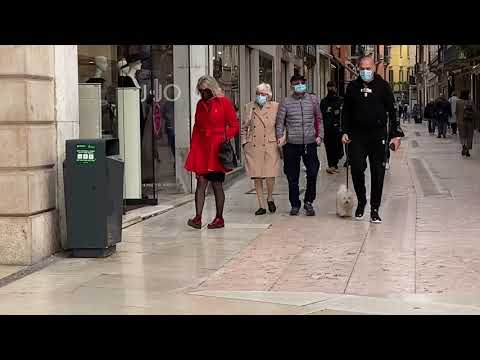 Видео: Как одеваться в элегантном возрасте, советы стилиста