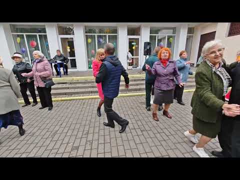 Видео: 5.10.24г...И Вновь звучит КАЗАХСКИЙ ХИТ... на танцполе в Гомельском парке...