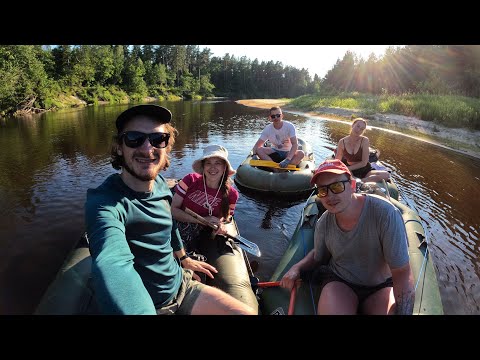 Видео: Сплав по реке на резиновых лодках