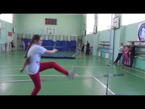 Видео: Прыжки в высоту 4 классы 2017