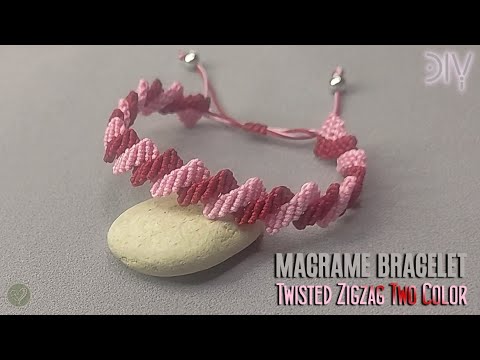 Видео: Сделай сам браслет макраме скрученный зигзагом два цвета | Мастер-класс по браслету макраме