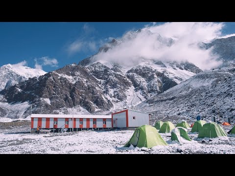 Видео: Памир. Восхождение на пик Корженевской 7105м и пик Сомони 7495м. Часть 1. Акклиматизация