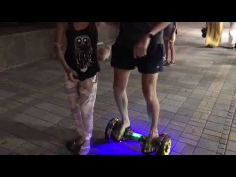 Видео: Сочи, первый раз на гироскутере и в очках виртуальной реальности)