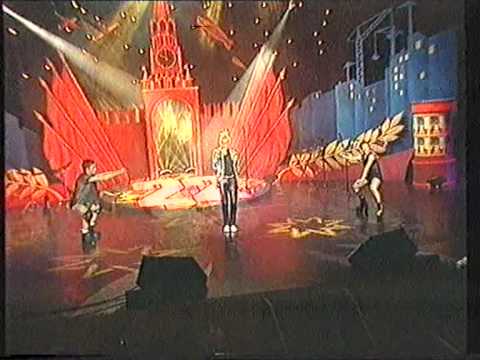 Видео: Шура - Дон дон дон / Shura - Don don don