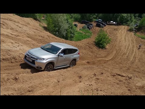 Видео: Битва в карьере! SsangYong Kyron, Rexton и УАЗ Патриот против Toyota Prado и Jeep Grand Cherokee