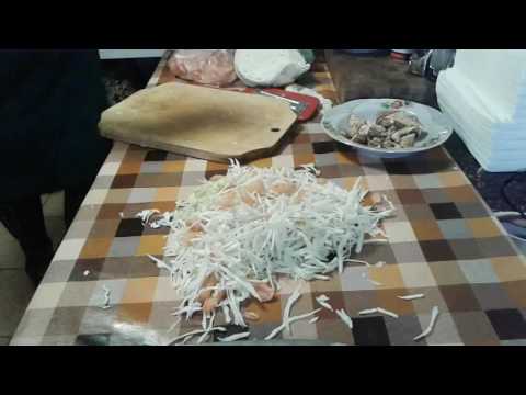 Видео: ПОДРУЖКИНЫ СЕКРЕТЫ: НАЛИВНОЙ ПИРОГ С КАПУСТОЙ И ГРИБАМИ