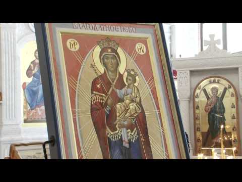 Видео: Акафист Пресвятой Богородице пред иконой «Благодатное Небо»