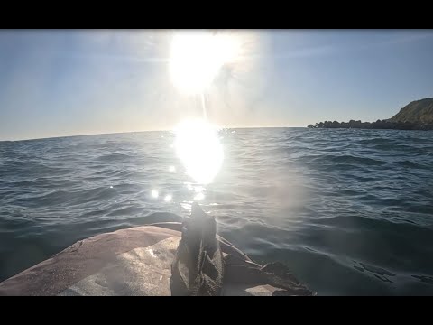 Видео: На грани: наш надувной каяк "ITIWIT" еле держал воздух в открытом море