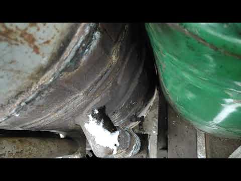 Видео: Завожу москвича на дровах.