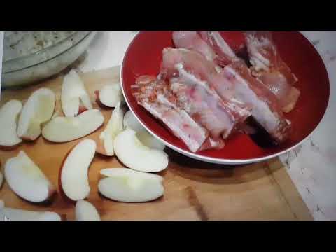 Видео: КАПУСТА С ЯБЛОКАМИ И СВИНЫМИ РЁБРЫШКАМИ В ЧУЛКЕ В ДУХОВКЕ.ОЧЕНЬ ОБОЛДЕННОЕ БЛЮДО.ГОТОВИТСЯ ЛЕГКО !!!
