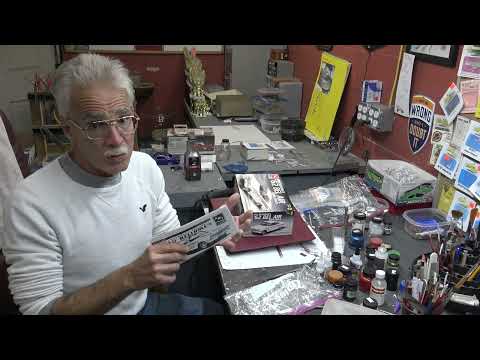 Видео: Фундаментальная пятница (41 серия) — Наклейки — Хранение и нанесение прозрачного покрытия поверх них