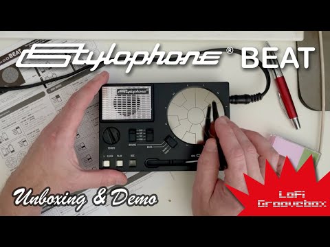 Видео: Stylophone Beat: Распаковка и демо (лоу-фай драм-н-бейс машина)