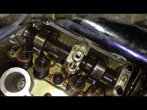 Видео: Регулировка клапанов на мотоцикле GSX750Katana. Valve adjustment suzuki gsx