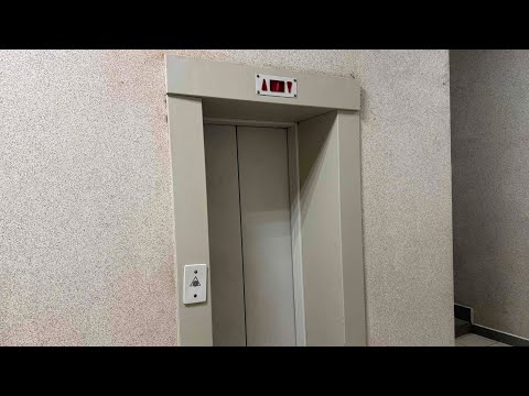 Видео: Лифты МЛМ ~2002 г. в. V=1 м/с Q=400 кг @ Ул. Дунина-Марцинкевича, 11
