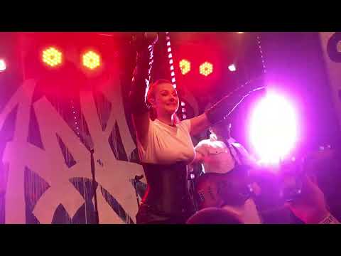 Видео: Лена Катина (t.A.T.u.)-Не верь,не бойся,не проси. 07.11.2025, ресторан Токио city, Санкт-Петербург.