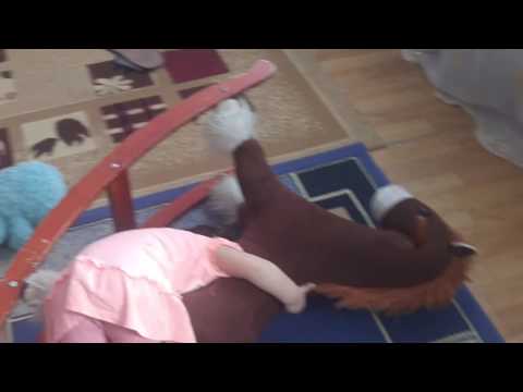 Видео: Баланы ерте емшектен шыгарып жиберген