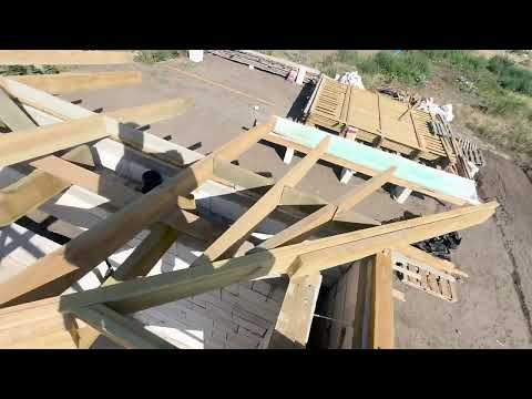 Видео: ПРОСТИЙ ДАХ не простого будинку).