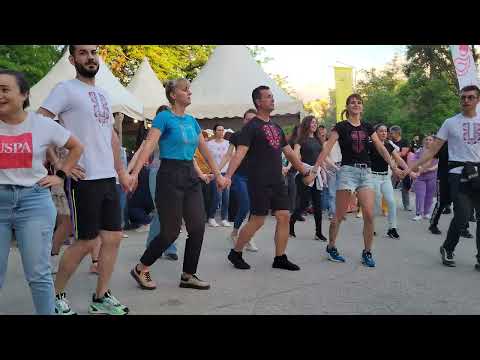 Видео: Ваяшко право хоро ( Пайдушката от Еркеч)