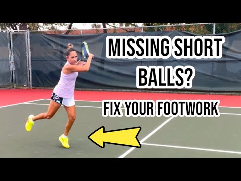 Видео: Как использовать работу ног для перемещения к коротким мячам в теннисе