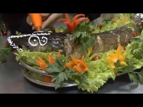Видео: Кулинарное паломничество. Свято-Введенский Островной монастырь. Готовим фаршированную щуку. Часть 2