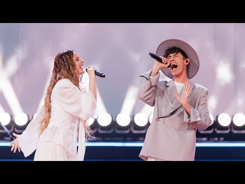 Видео: Фаррух Хасанов и Ева Власова - Санкт-Петербург | "Ну-ка, все вместе!"