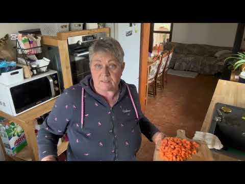 Видео: Блинчики с мясом,ризотто с морковью и сливами,готовим землю под чеснок.