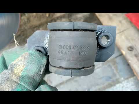 Видео: Замена втулок стабилизатора Шкода Рапид, Фольксваген. Replacement bushings stabilizer Skoda Rapid