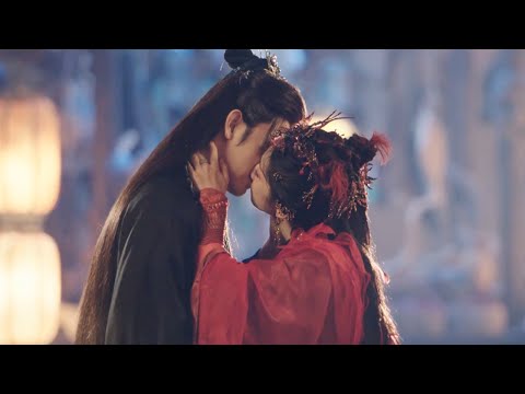 Видео: Золушка превратилась в демона-повелительницу и сделала предложение хозяину.