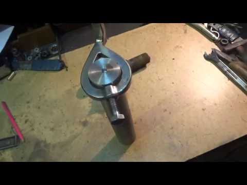 Видео: 1К62 поводок для проточки вала в центрах.
