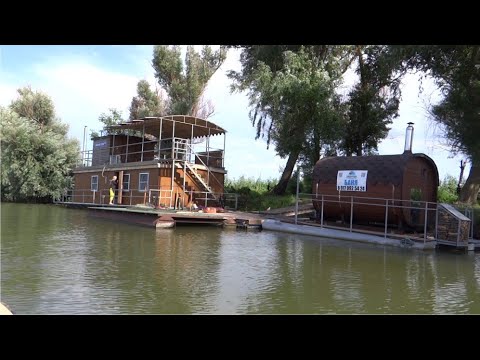 Видео: ДВОЕ СУТОК В РАЙСКОМ МЕСТЕ - Рыбалка и отдых с семьёй в плавучем доме