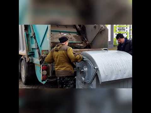 Видео: собирают мусор биомех завод в городе Полоцк 2 часть