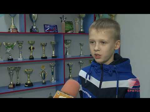 Видео: Спортсмены школы №45 привезли в Братск кубок Всероссийских соревнований по футболу "Кожаный мяч"!