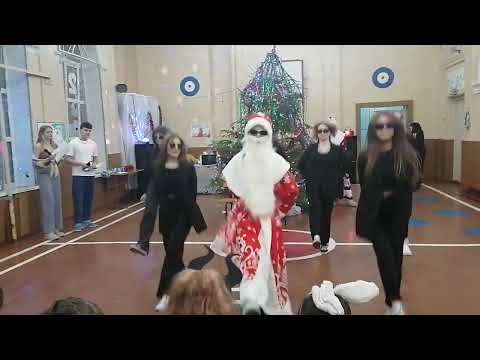 Видео: Новогодний флешмоб. Гран-при.Флешмоб 1 место «Зимний бум»! 🥇Флешмоб. Жлобин. flashmob. dance. mob