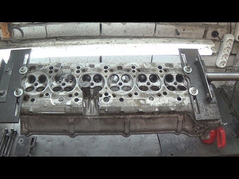 Видео: Теория ДВС: ГБЦ BMW M50B25 (обзор конструкции)