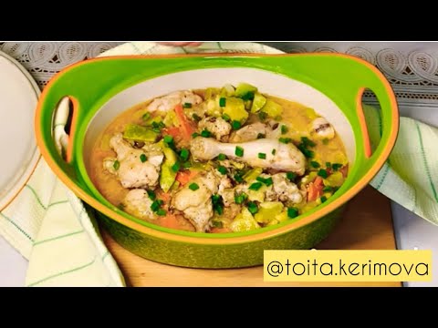 Видео: КУРИЦА в БЕЛОМ СОУСЕ!!! Очень сочное и вкусное .