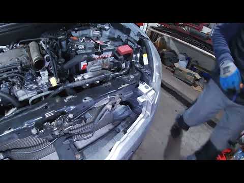 Видео: Замена основного радиатора на Nissan Qashqai