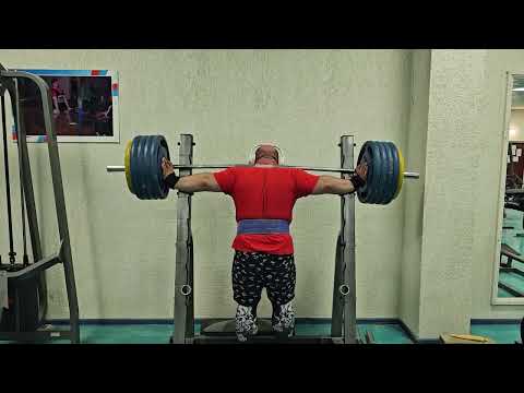 Видео: Герман готовится к соревнованиям, присед 210, жим лежа 155 и жим гири 24 кг.
