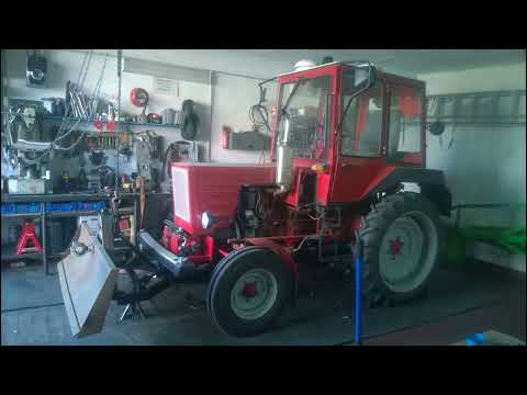 Видео: Самодельная бульдозерная лопата (отвал) на трактор т-25. Старое видео.