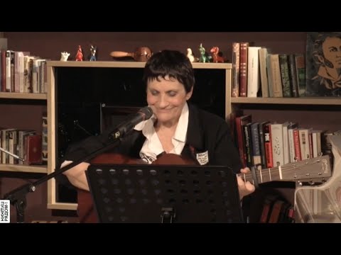 Видео: Катя Шимилёва Crazy Bard. Если рано встать. Арт-пространство Светланы Сургановой ПушкинРядом. 2021г.