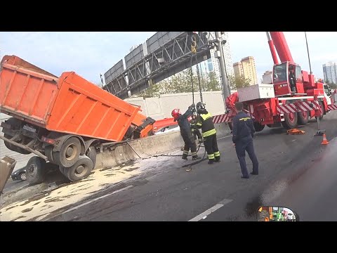 Видео: Мото Былины. Отбойник МКАДа оказался рабочим