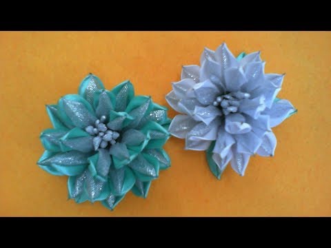 Видео: DIY/МК/ Как сделать лотос из атласных лент с интересными лепестками