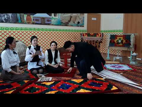 Видео: Жас ақын Дәметкен Алтынбекқызы. Тұщықұдық ауылы.