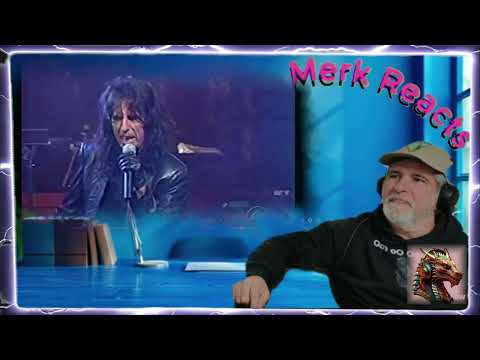 Видео: Деревенский мужлан открывает для себя Элиса Купера, Megadeth и «Больше не мистер Милый Парень». В...