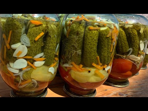 Видео: Маринованные огурцы с помидорами. Лучшая закрутка на зиму!