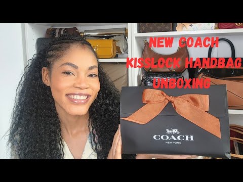 Видео: Распаковка новой сумки Coach Kisslock