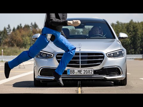 Видео: Mercedes S-Class 2021 года - интеллектуальный драйв